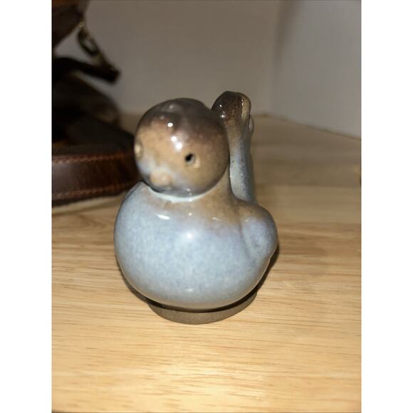 Pie Bird Signed Peter Pots Art Pottery Blue Brown Modern Hen Chicken Mottled - Picture 8 of 12